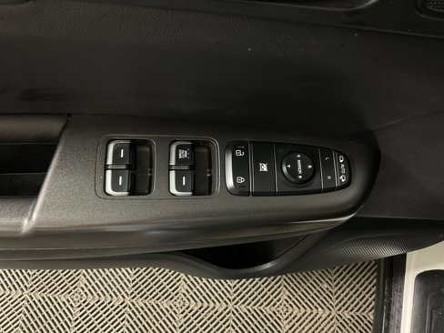 Used 2022 Kia Sportage Nightfall Edition image 18