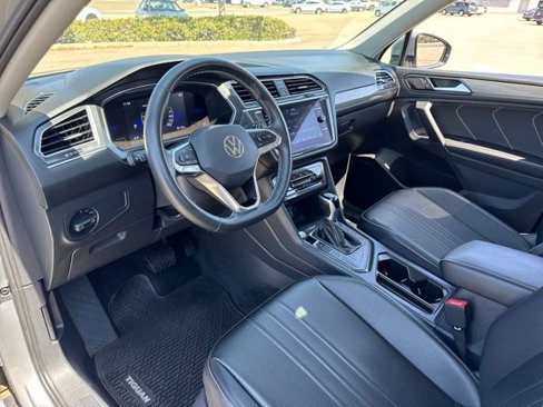 Used 2022 Volkswagen Tiguan SE image 7