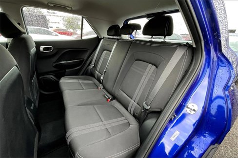 Used 2022 Hyundai Venue SEL image 26