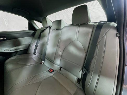 Used 2019 Toyota Avalon Limited image 24