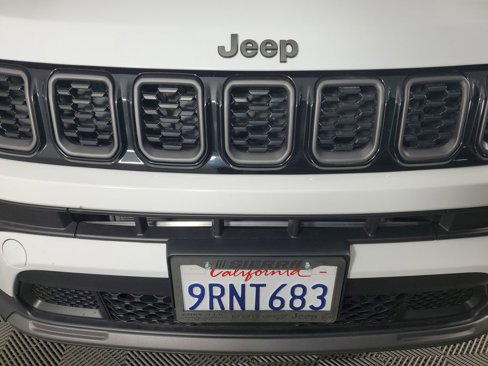 Used 2025 Jeep Compass Latitude w/ Altitude Special Edition image 10