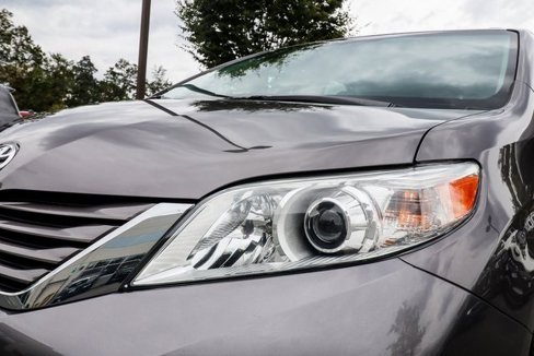 Used 2015 Toyota Sienna LE image 19