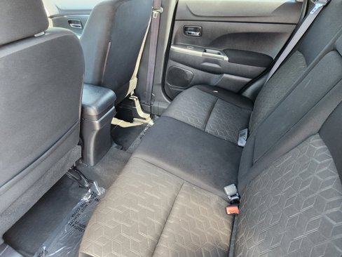 Used 2021 Mitsubishi Outlander Sport SE image 9