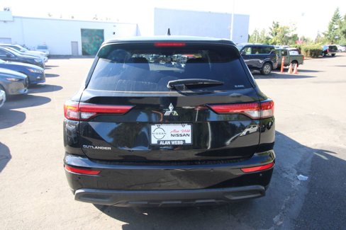Used 2022 Mitsubishi Outlander ES image 4