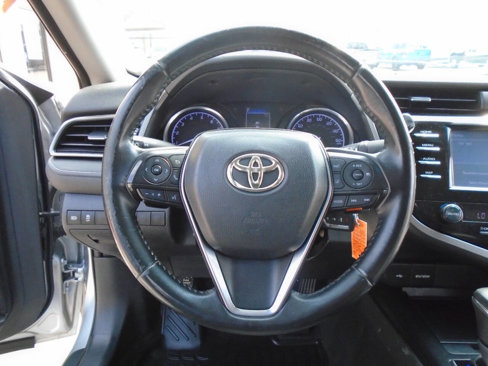 Used 2020 Toyota Camry SE image 15