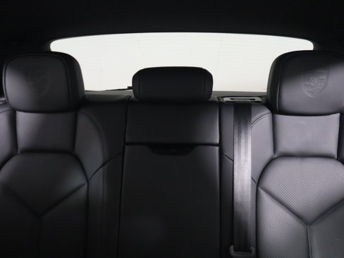 New 2026 Porsche Macan image 16
