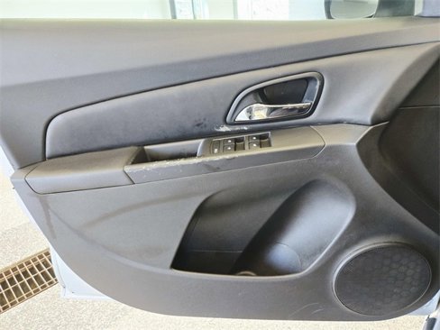 Used 2011 Chevrolet Cruze LS image 24