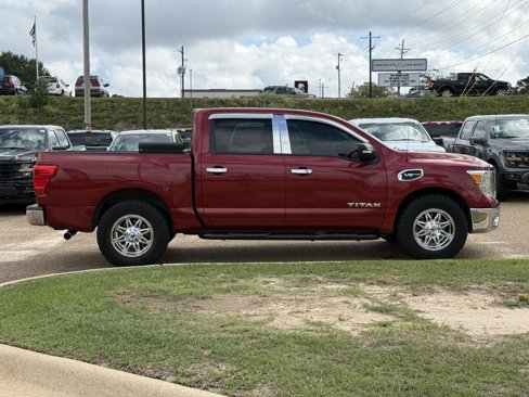 Used 2017 Nissan Titan SV image 4