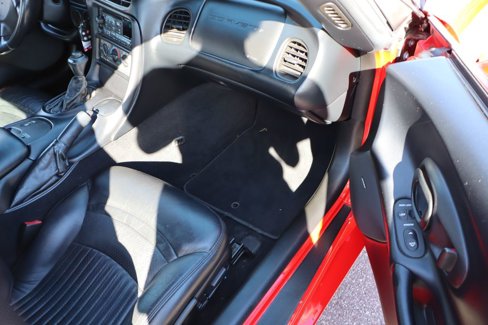 Used 2000 Chevrolet Corvette Convertible image 32