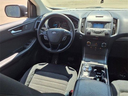 Used 2019 Ford Edge SE image 11