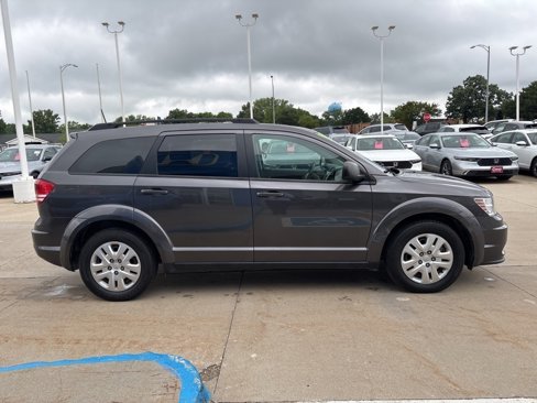 Used 2019 Dodge Journey SE image 2