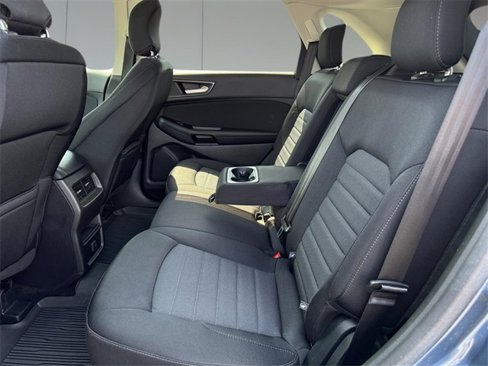 Used 2018 Ford Edge SE image 9