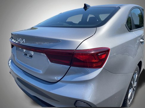 Used 2023 Kia Forte LXS image 11