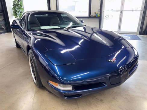 Used 2000 Chevrolet Corvette Coupe w/ Roof Pkg image 17