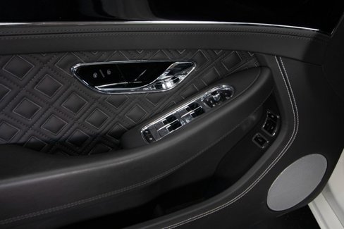 Used 2020 Bentley Continental GT V8 image 33