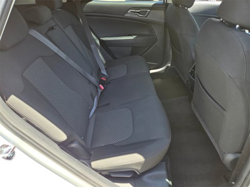 Used 2024 Kia Sportage LX image 17