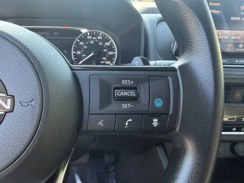 Used 2023 Nissan Rogue SV image 24