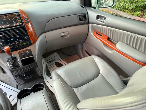 Used 2008 Toyota Sienna XLE Limited image 26
