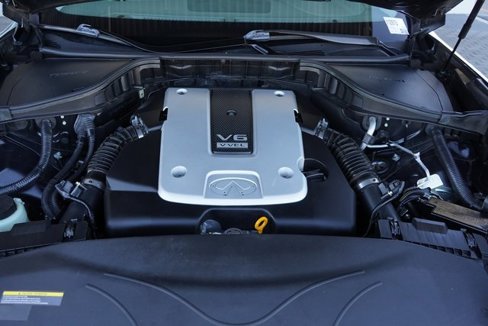 Used 2018 INFINITI Q70 Luxe image 31
