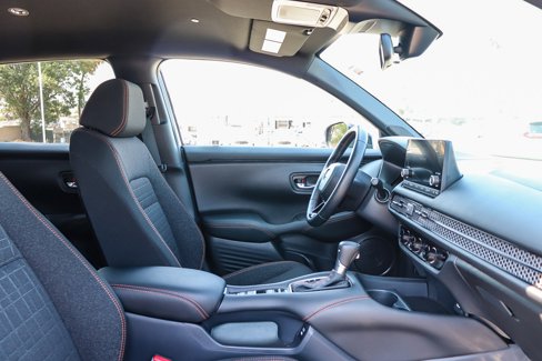 Certified 2025 Honda HR-V Sport image 17