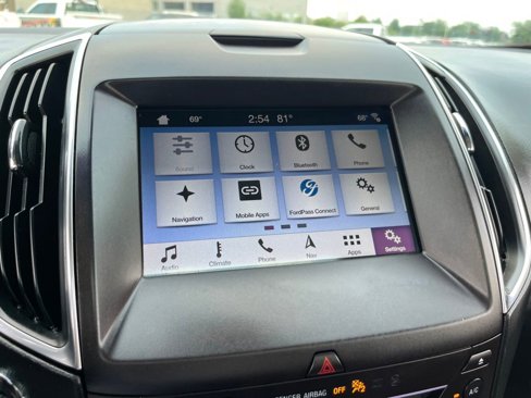 Used 2019 Ford Edge Titanium image 35