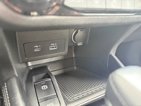 Used 2021 Nissan Kicks SV image 31