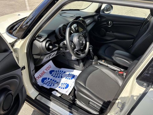 Used 2018 MINI Cooper 4-Door Hardtop image 26