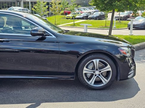 Used 2017 Mercedes-Benz E 300 4MATIC image 6