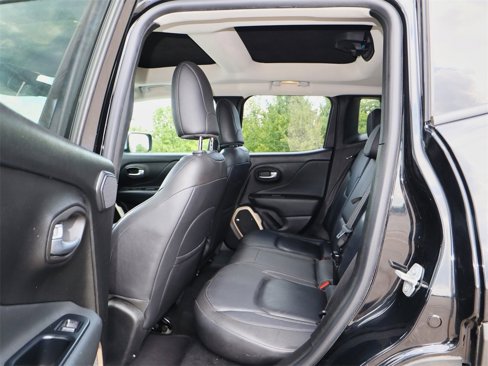 Used 2017 Jeep Renegade Limited image 16