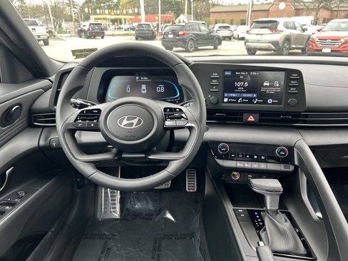 Used 2025 Hyundai Elantra Sport image 19