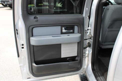 Used 2014 Ford F150 XLT w/ XLT Chrome Package image 32