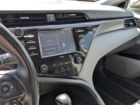 Used 2020 Toyota Camry SE w/ Cold Weather Package image 21