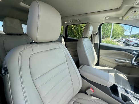 Used 2018 Ford Escape Titanium w/ Ford Safe & Smart Package image 17