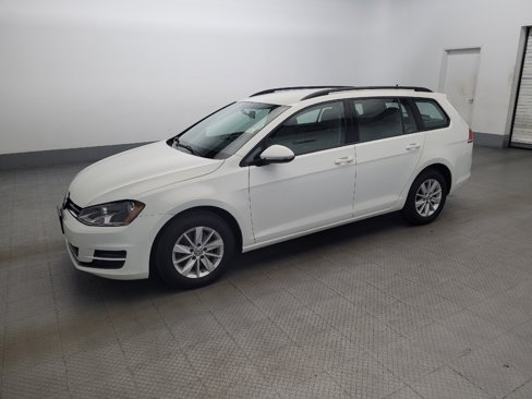 Used 2017 Volkswagen Golf S image 2