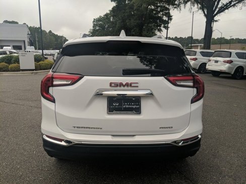 Used 2024 GMC Terrain SLT image 10
