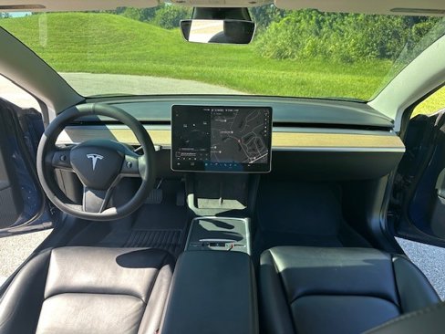 Used 2021 Tesla Model 3 Standard Range Plus image 15