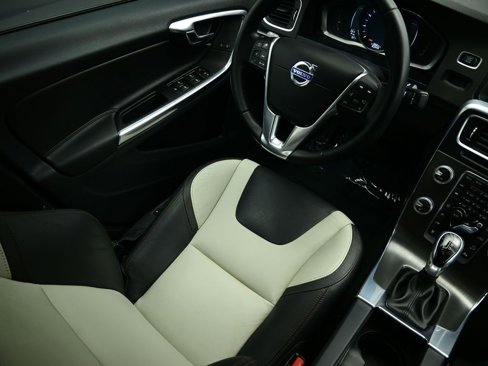 Used 2016 Volvo S60 T5 Cross Country Platinum image 9