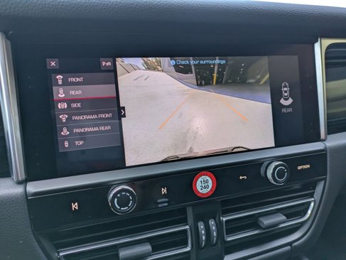 Certified 2024 Porsche Macan image 19