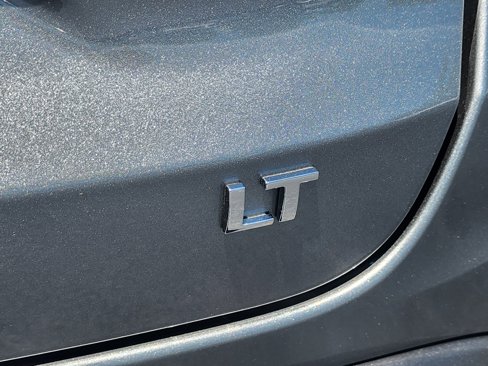 Used 2025 Chevrolet Trax LT w/ LT Convenience Package image 11