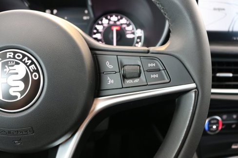 Used 2018 Alfa Romeo Stelvio AWD image 43