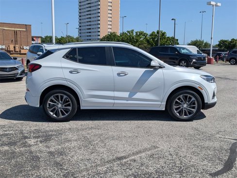 Used 2021 Buick Encore GX Select w/ Sport Touring Package image 2