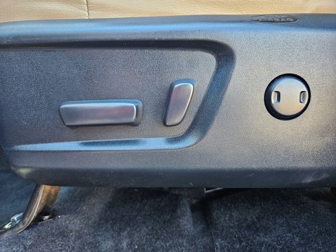 Used 2019 Toyota Tundra Limited image 18