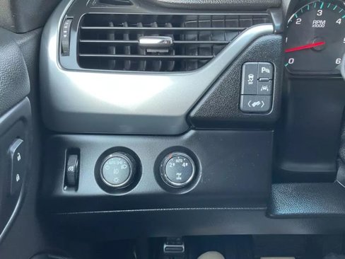 Used 2016 Chevrolet Suburban LTZ image 34