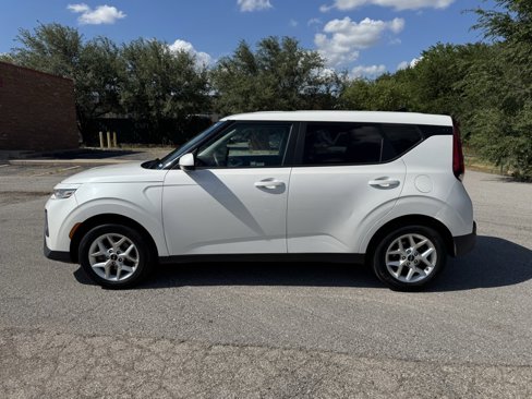 Used 2022 Kia Soul LX w/ Technology Package image 4