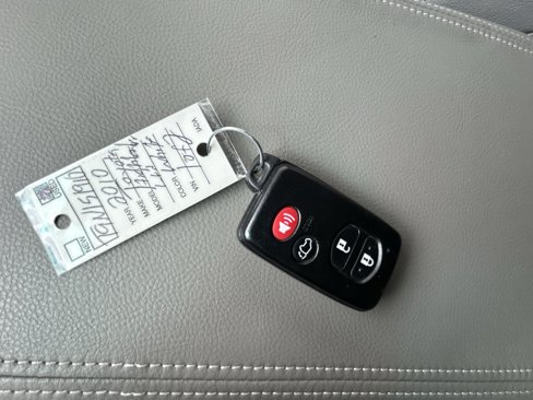 Used 2010 Toyota Highlander Limited image 31
