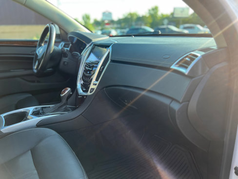 Used 2015 Cadillac SRX Luxury image 47
