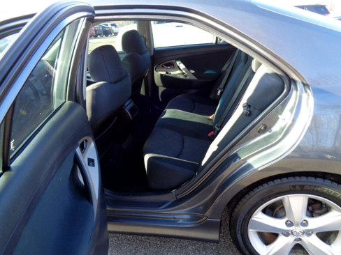 Used 2011 Toyota Camry SE image 16