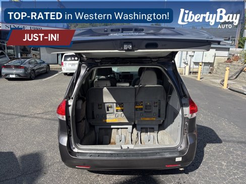 Used 2014 Toyota Sienna LE image 7