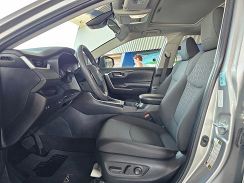 Used 2023 Toyota RAV4 XLE w/ Convenience Package image 23