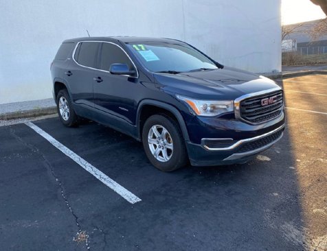 Used 2017 GMC Acadia SLE image 1